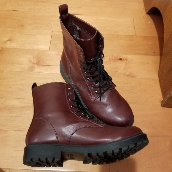 NWOT Red Vegan Leather Doc Martin Style Boots - Picture 5 of 10